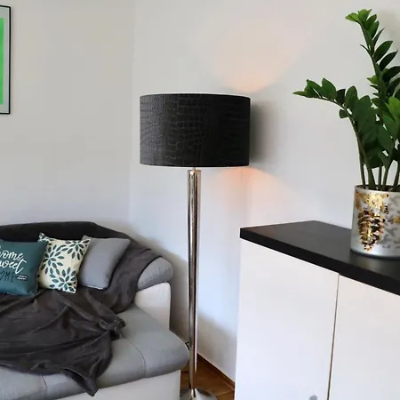 Ecocube 142 - Balkon, 3zimmer, Schlafsofa, Waschmaschine, Backofen, 6pers *